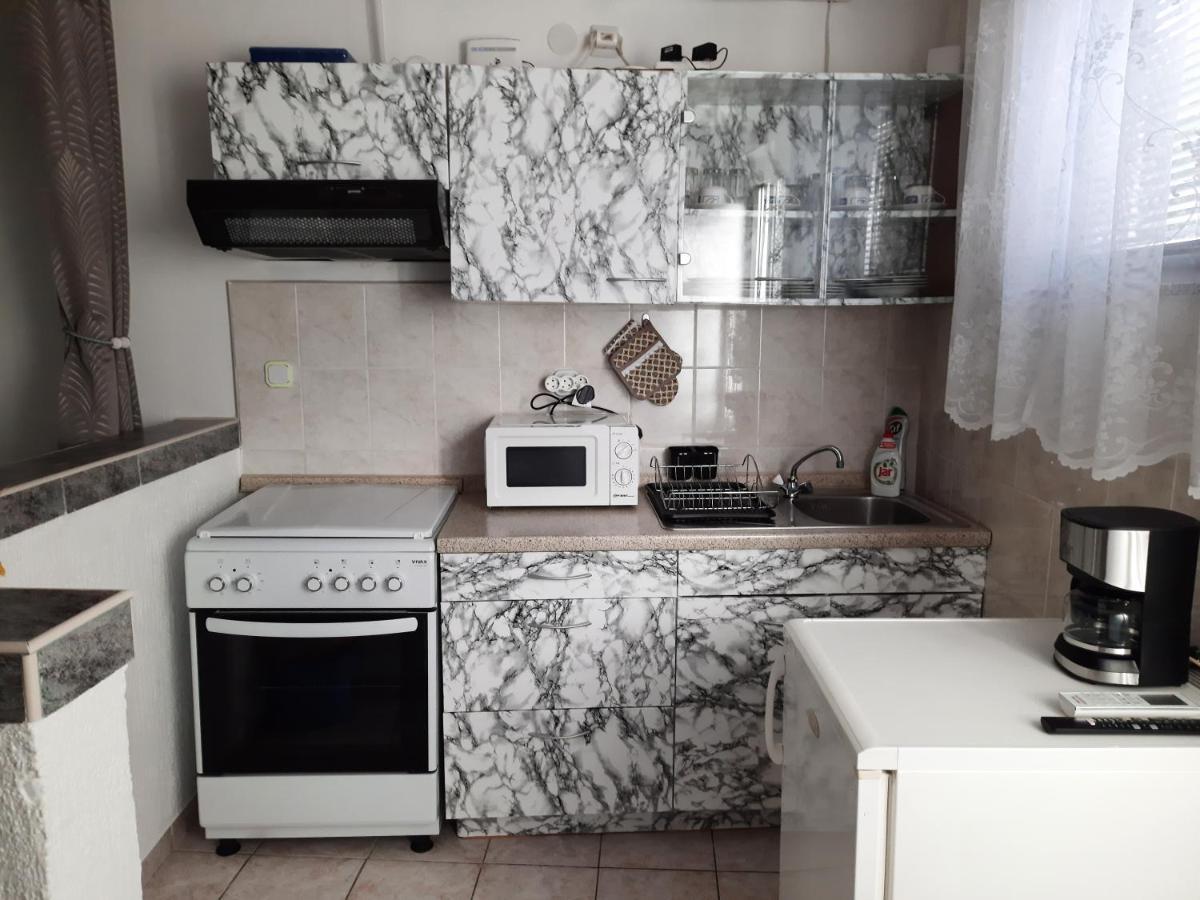 Apartmani Ana-Lora Лопар Екстер'єр фото